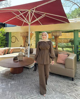 طقم عملي ناعم مع ازرار