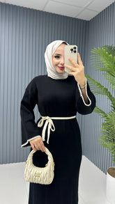 فستان صوف بيسك مع حزام ابيض