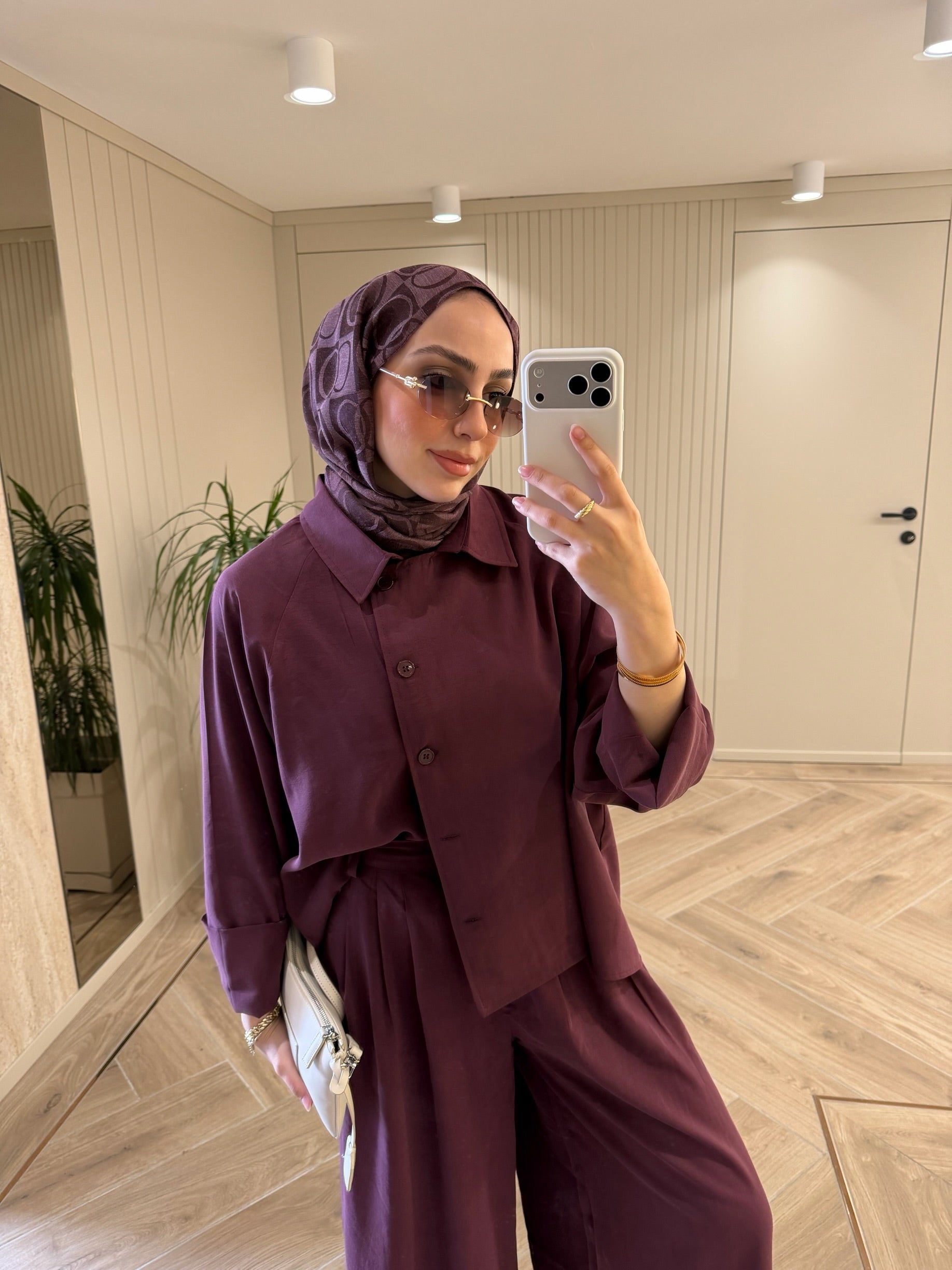 طقم بيسك ترند قميص وبنطلون