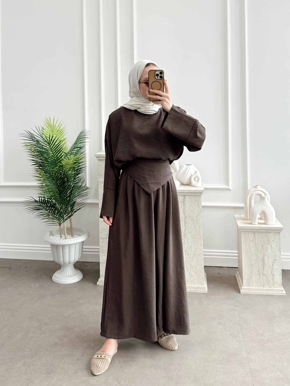 طقم سكارف بنطلون عريض وبلوزة 2