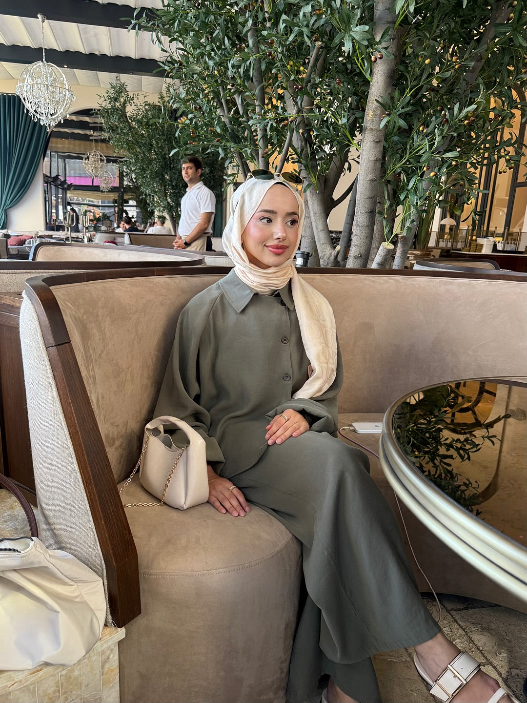 طقم بيسك ترند قميص وبنطلون