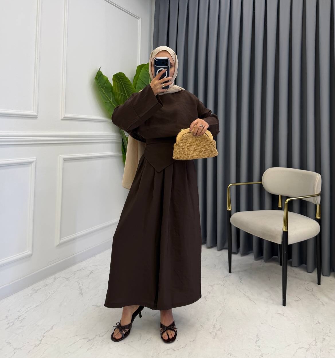 طقم سكارف بنطلون عريض وبلوزة 2