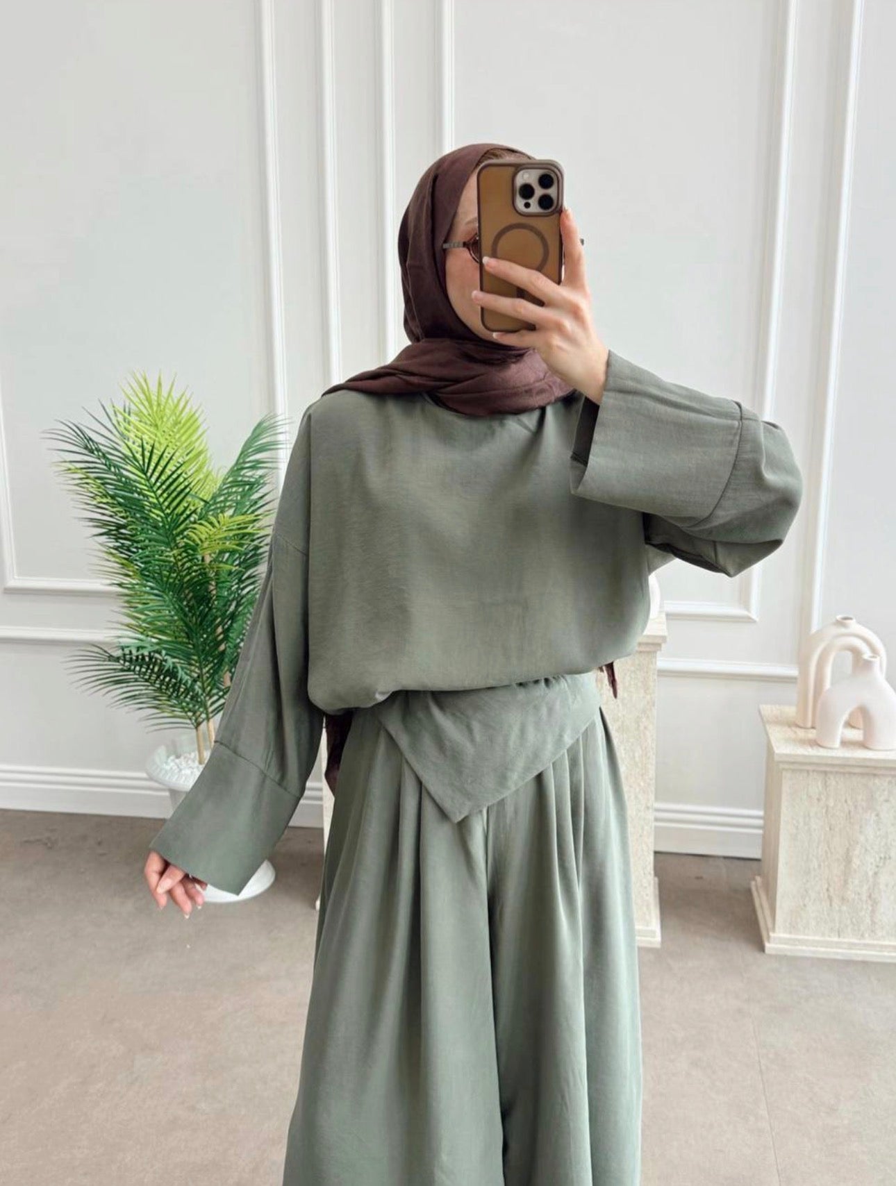 طقم سكارف بنطلون عريض وبلوزة 2