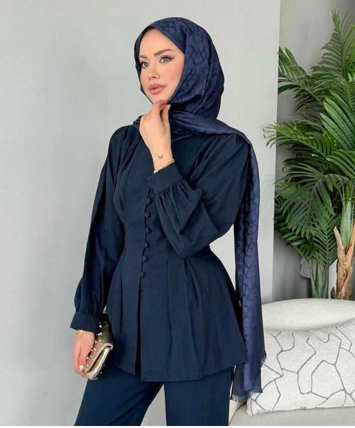 طقم عملي ناعم مع ازرار