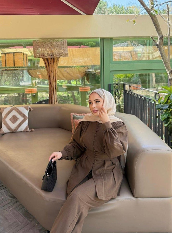طقم عملي ناعم مع ازرار
