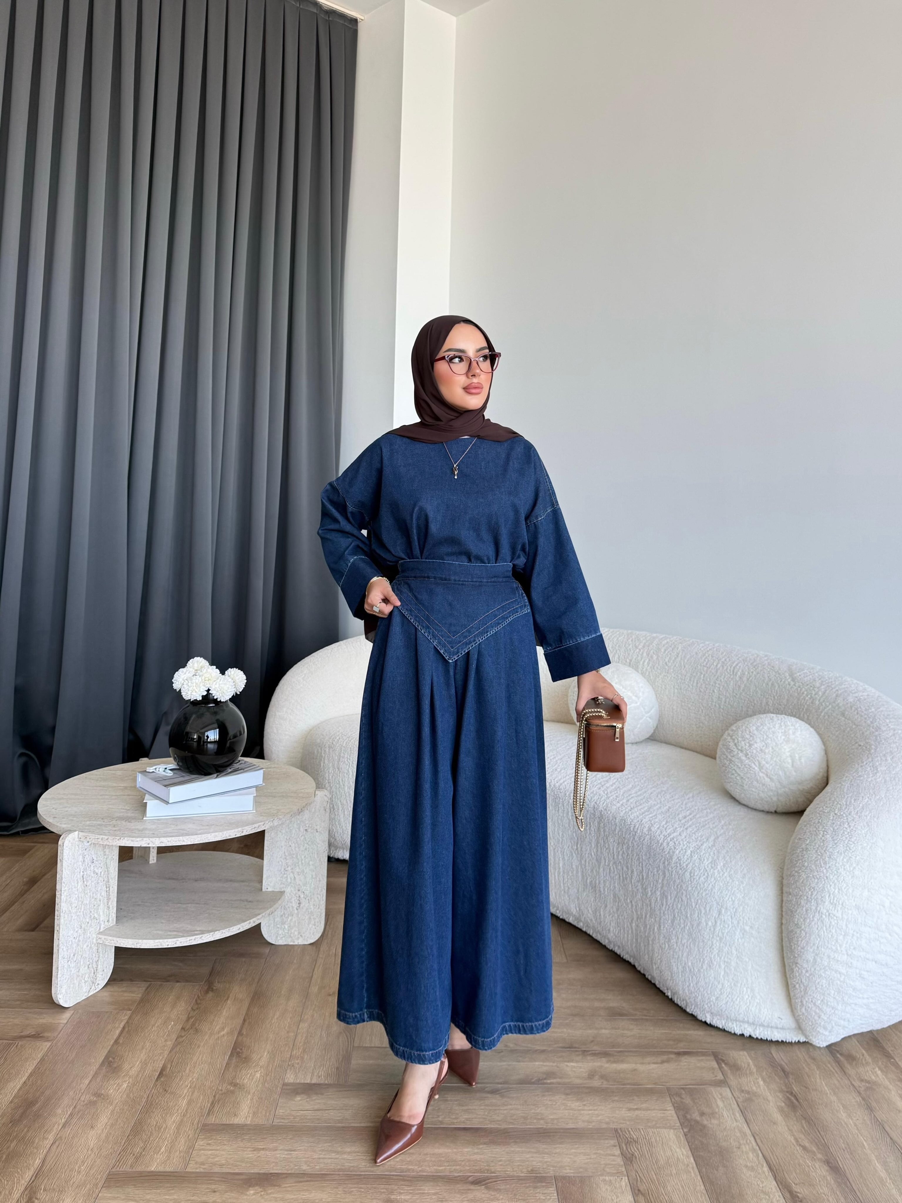 طقم جينز  سكارف بنطلون وبلوزة