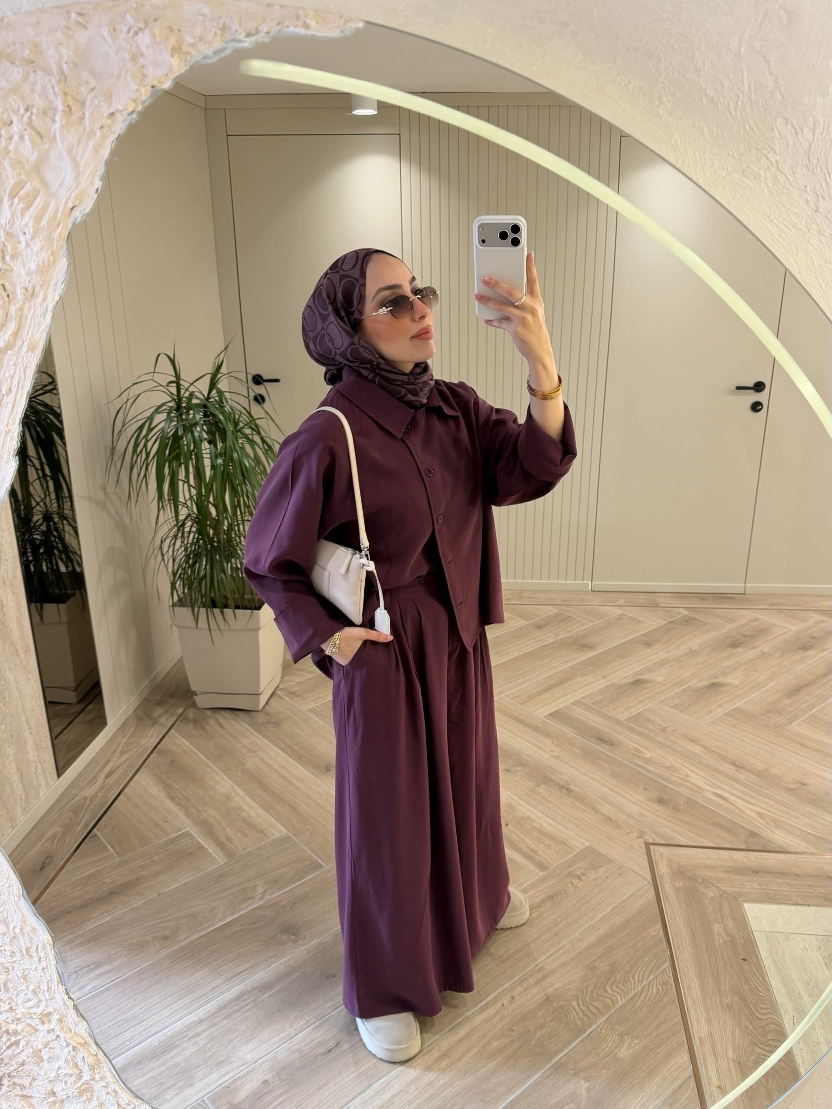 طقم بيسك ترند قميص وبنطلون