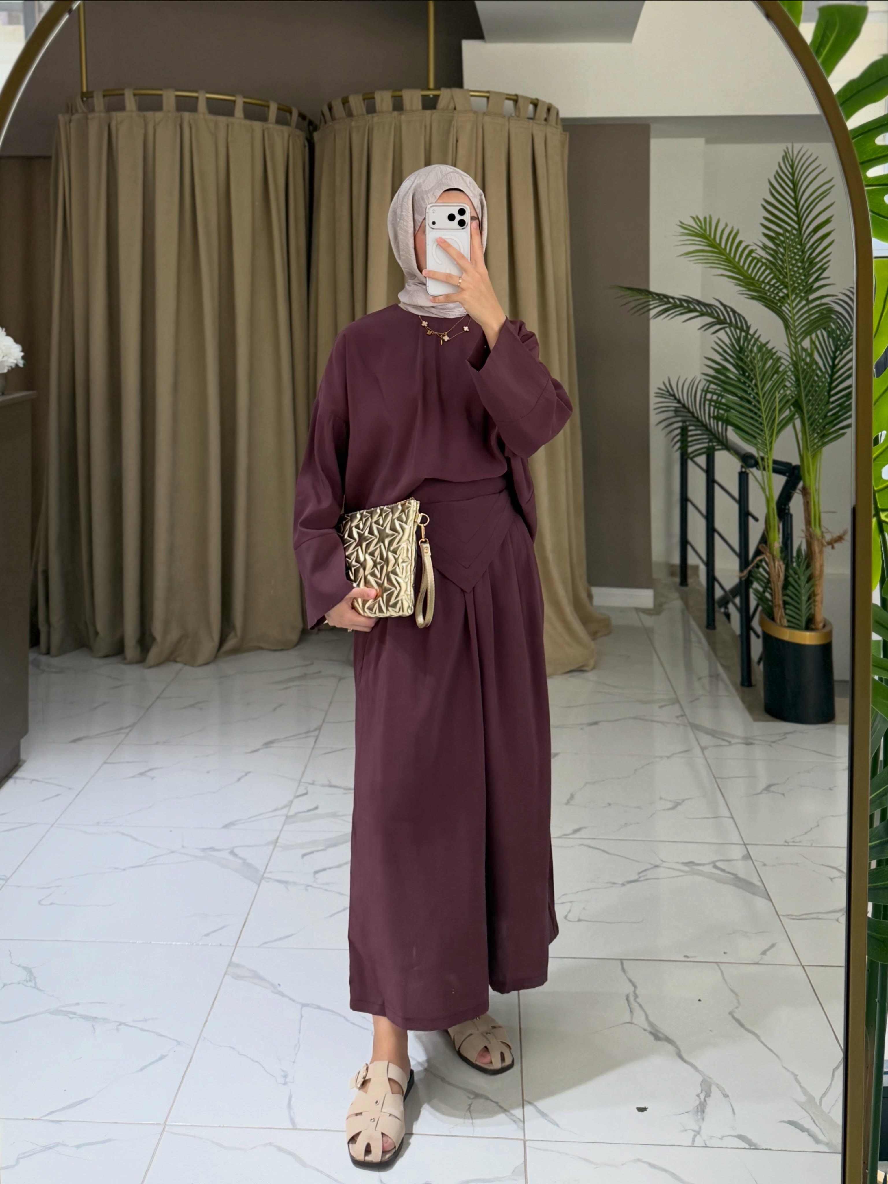 طقم سكارف بنطلون عريض وبلوزة 2