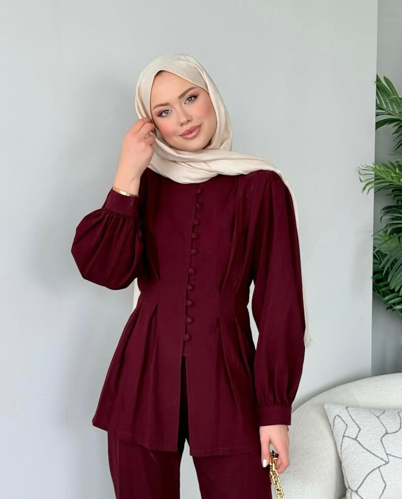 طقم عملي ناعم مع ازرار