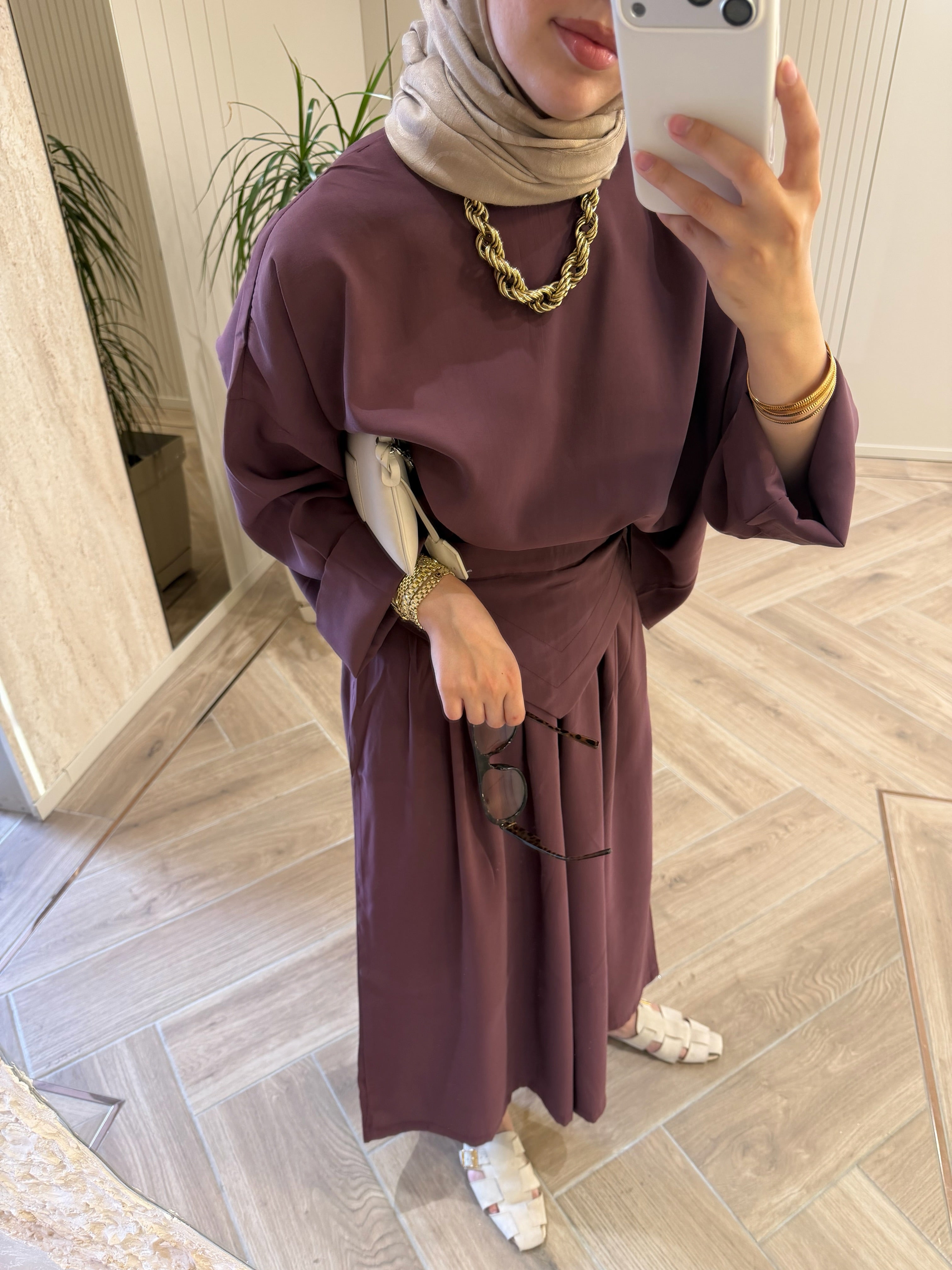 طقم سكارف بنطلون عريض وبلوزة 2