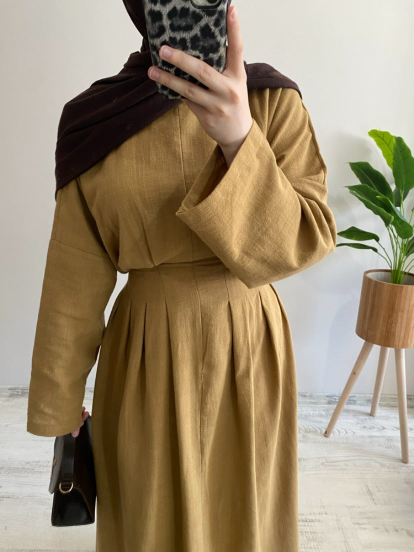 فستان بولين مع شدة عالخصر
