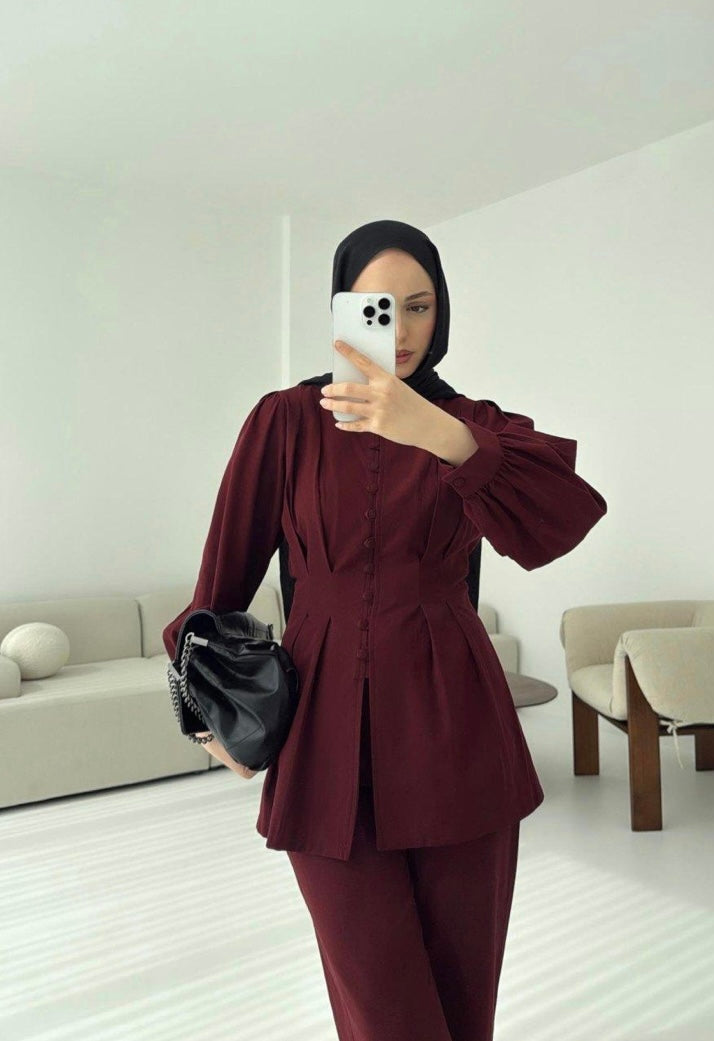 طقم عملي ناعم مع ازرار