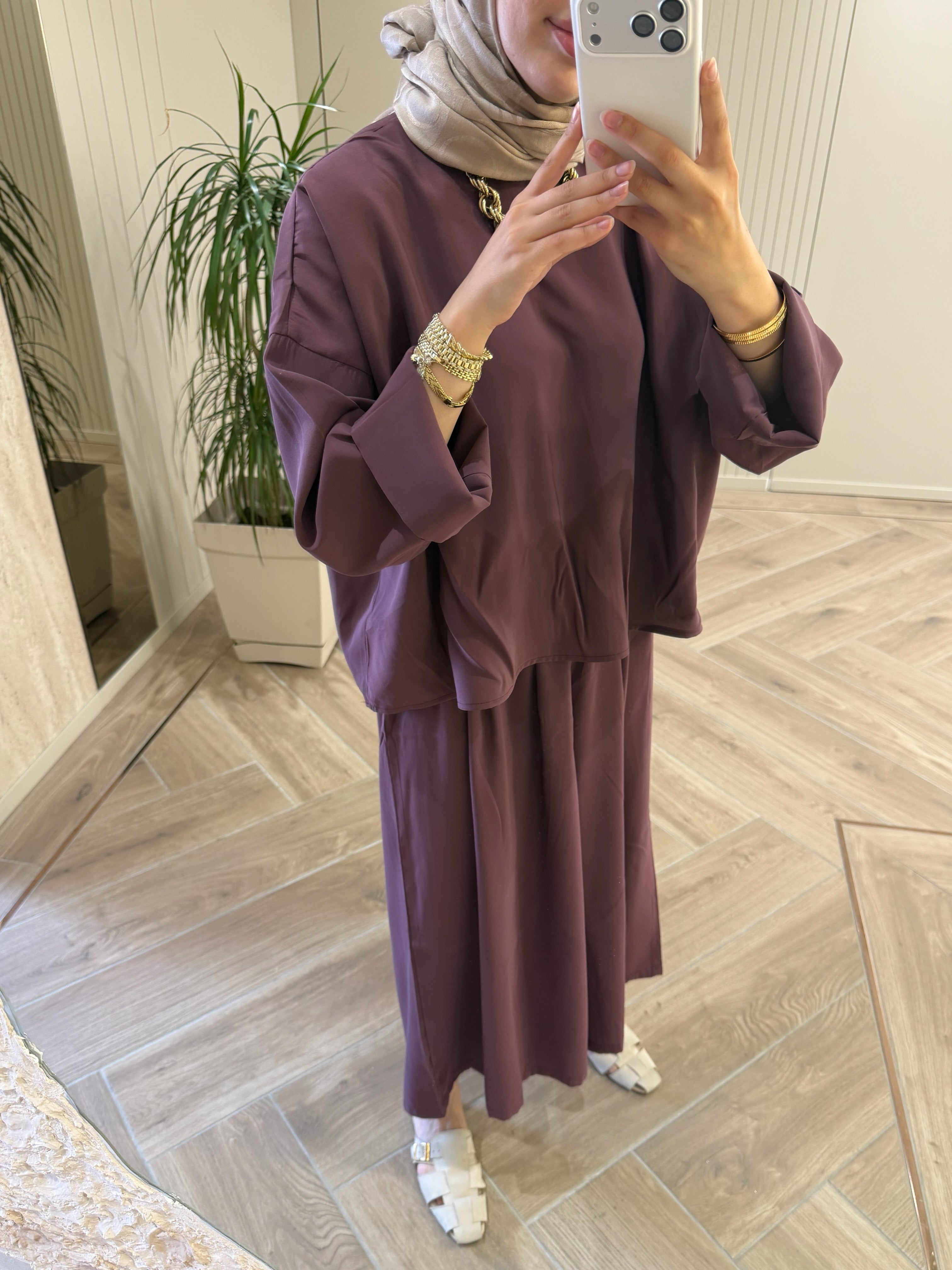 طقم سكارف بنطلون عريض وبلوزة 2