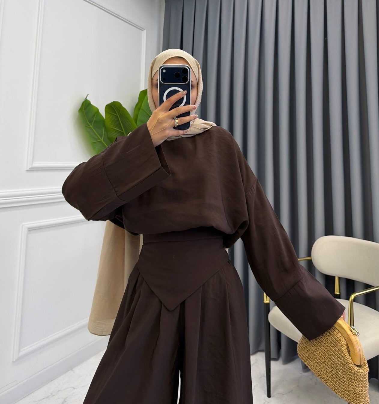 طقم سكارف بنطلون عريض وبلوزة 2