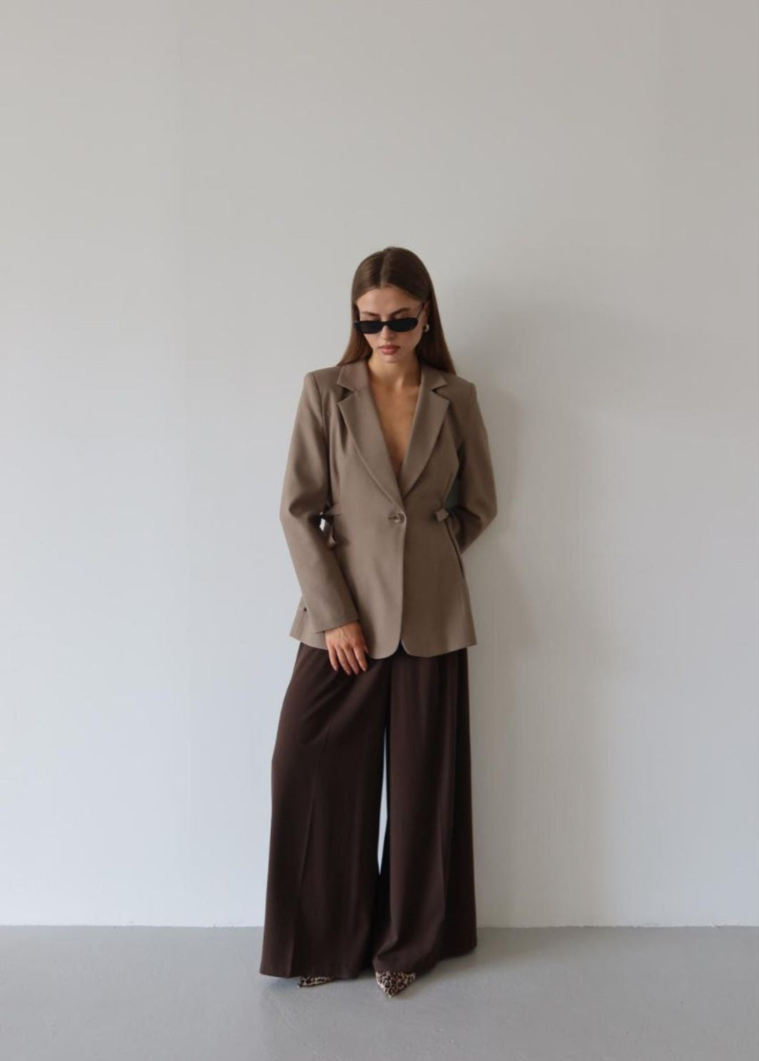 جاكيت رسمي مع ببيونة عالخصر